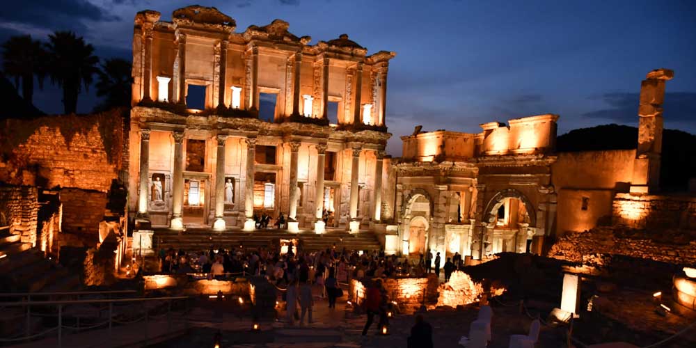 Ephesus_Night2